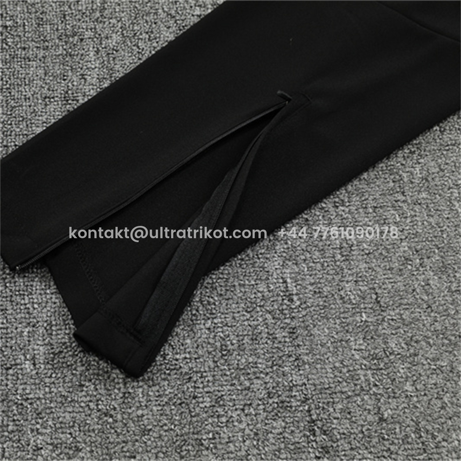 UltraTrikot-Liver.pool 25-26 Kids Long Sleeve Training Set - Player Version - Green Top and Black Pants