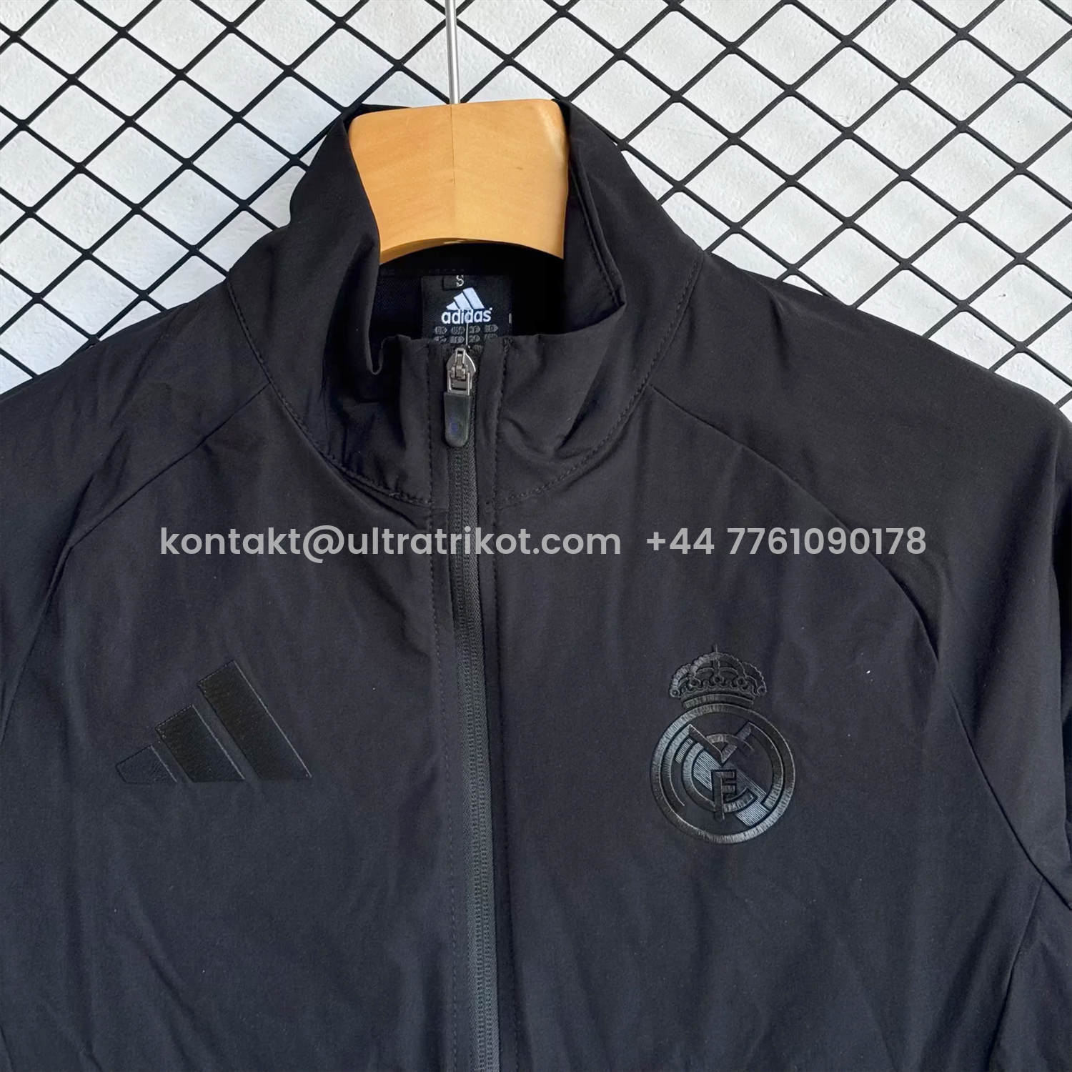 UltraTrikot-Real Madrid 25-26 Black Logo Windbreaker Training Set - Black Top and Pants
