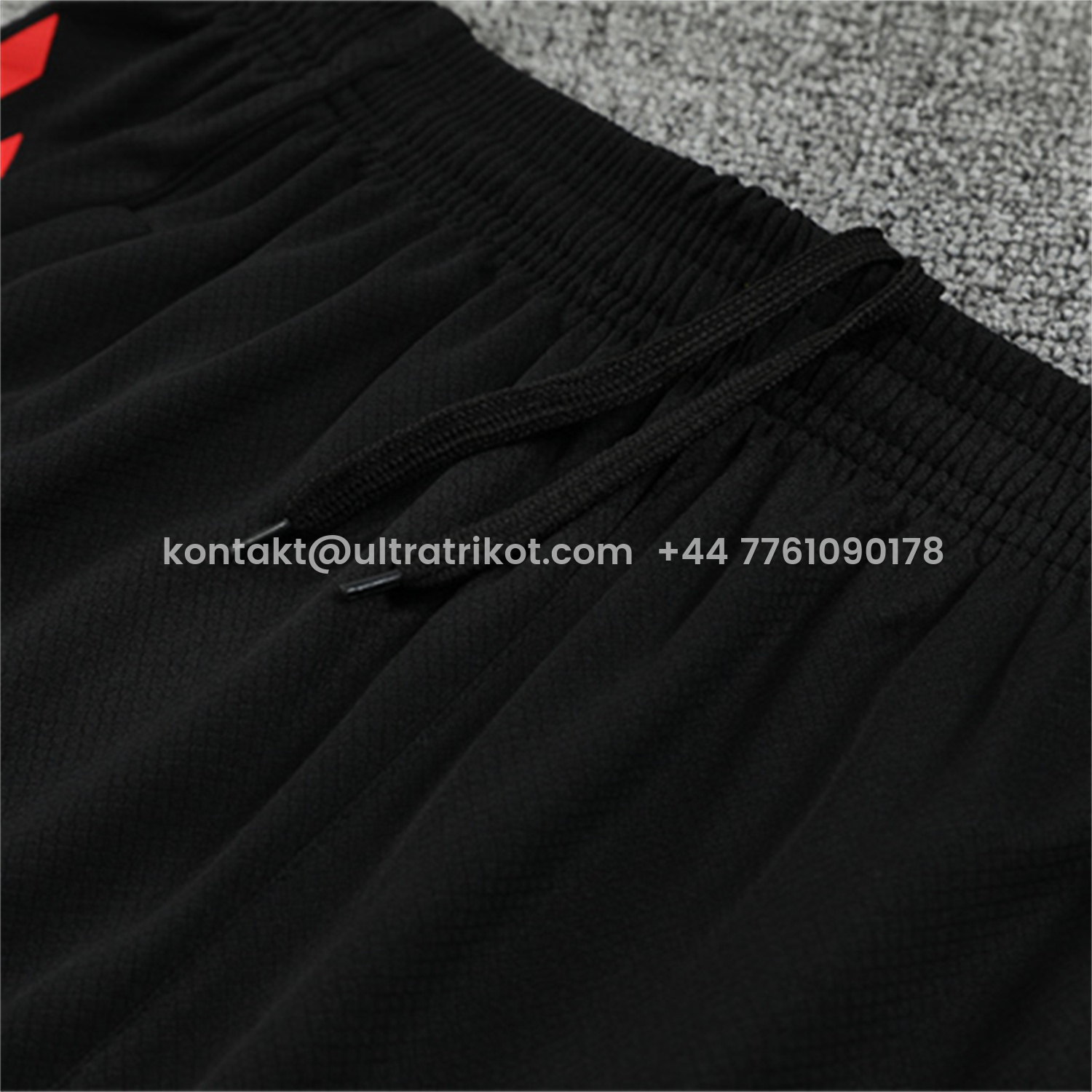 UltraTrikot-Liver.pool 25-26 Kids Short-Sleeve Training Set - Red Top & Black Shorts