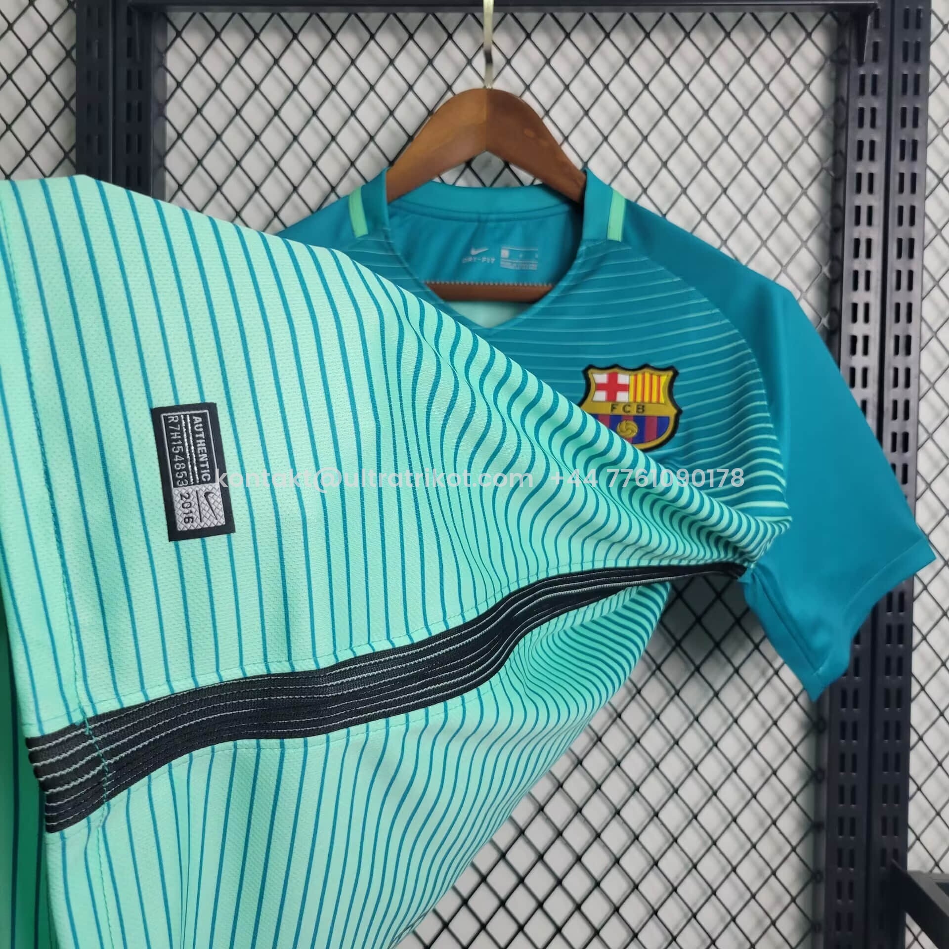 UltraTrikot-Retro Barcelona 16-17 Third Jersey