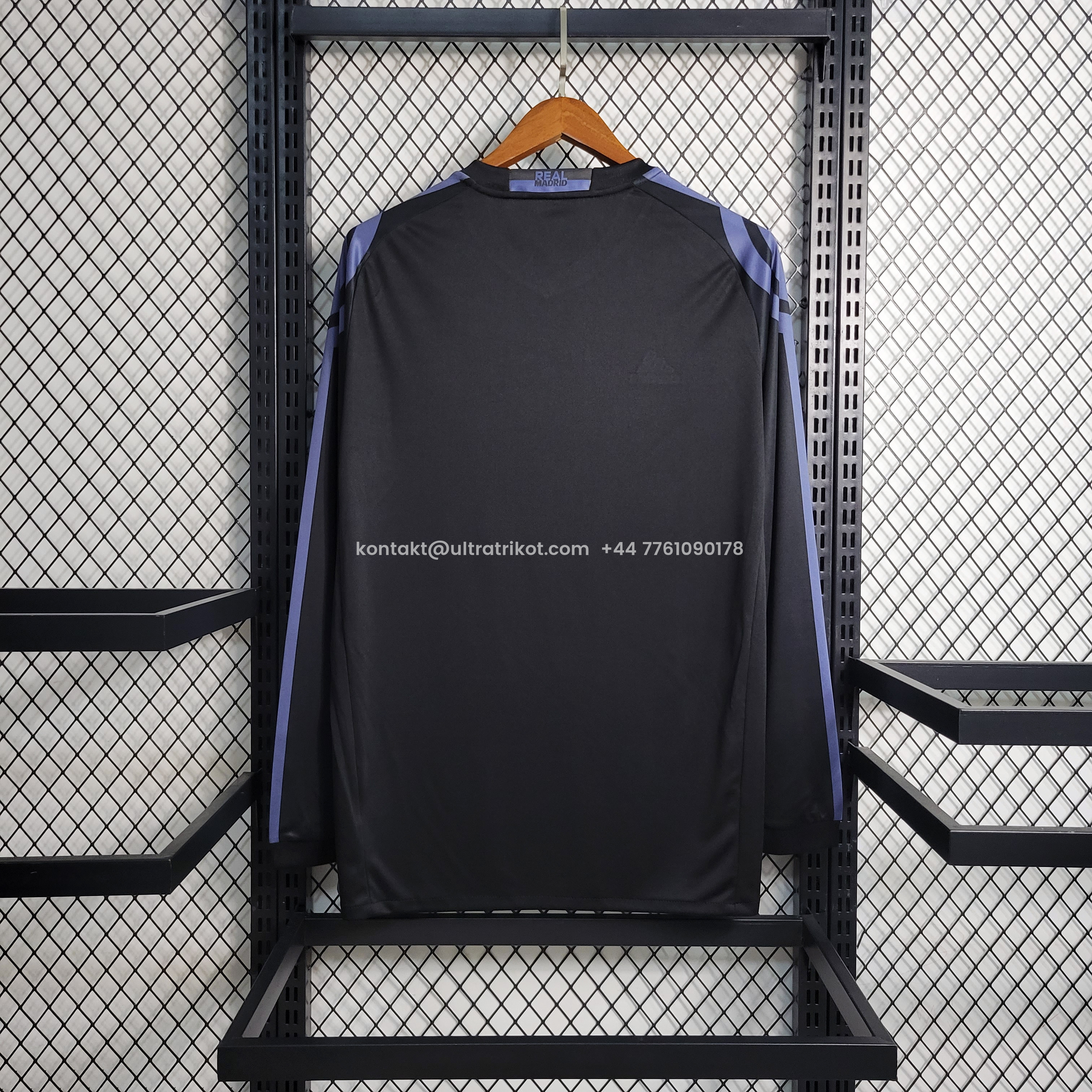 UltraTrikot-Retro Real Madrid 16-17 Third Long Sleeve Jersey