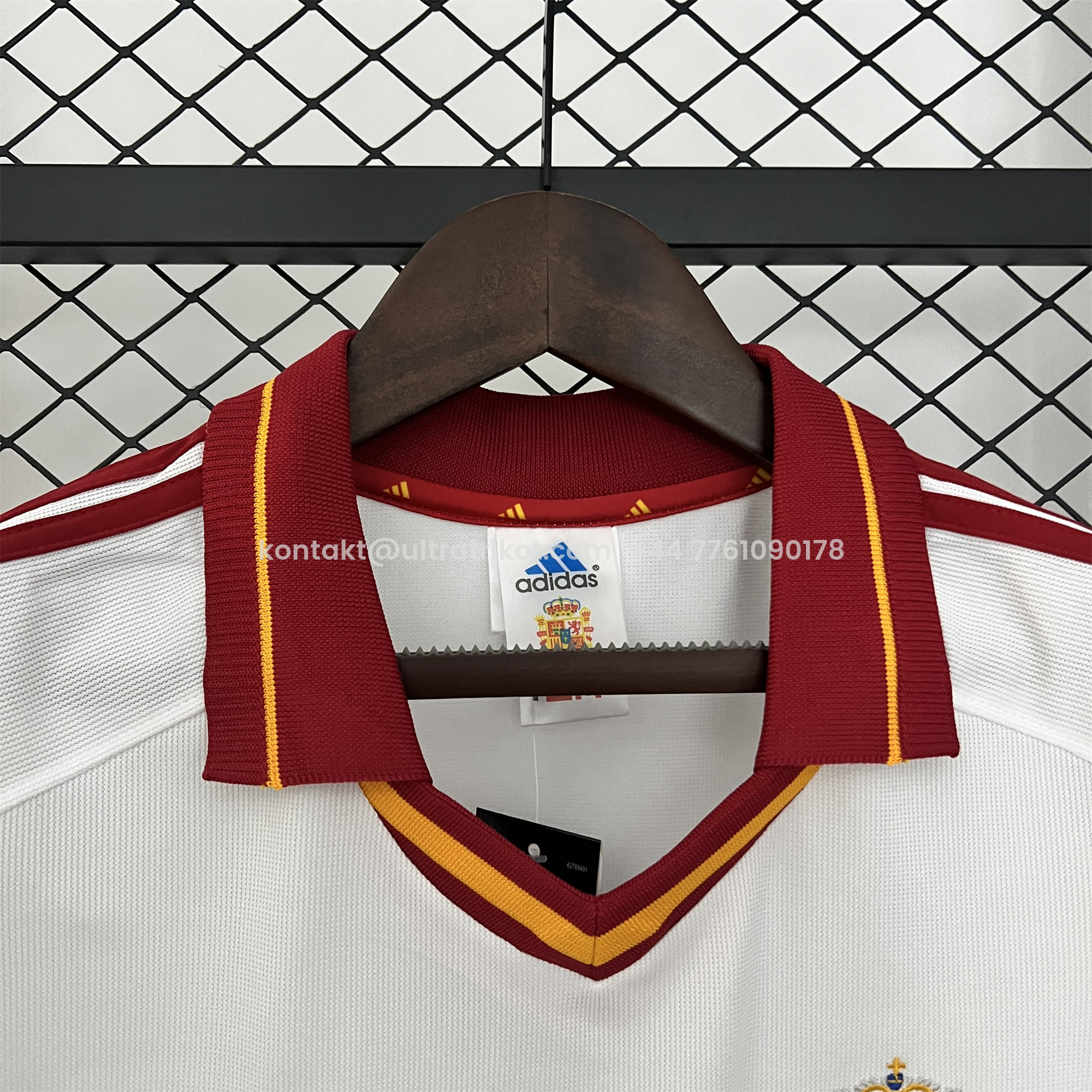 UltraTrikot-Retro Spain 2000 Away Jersey