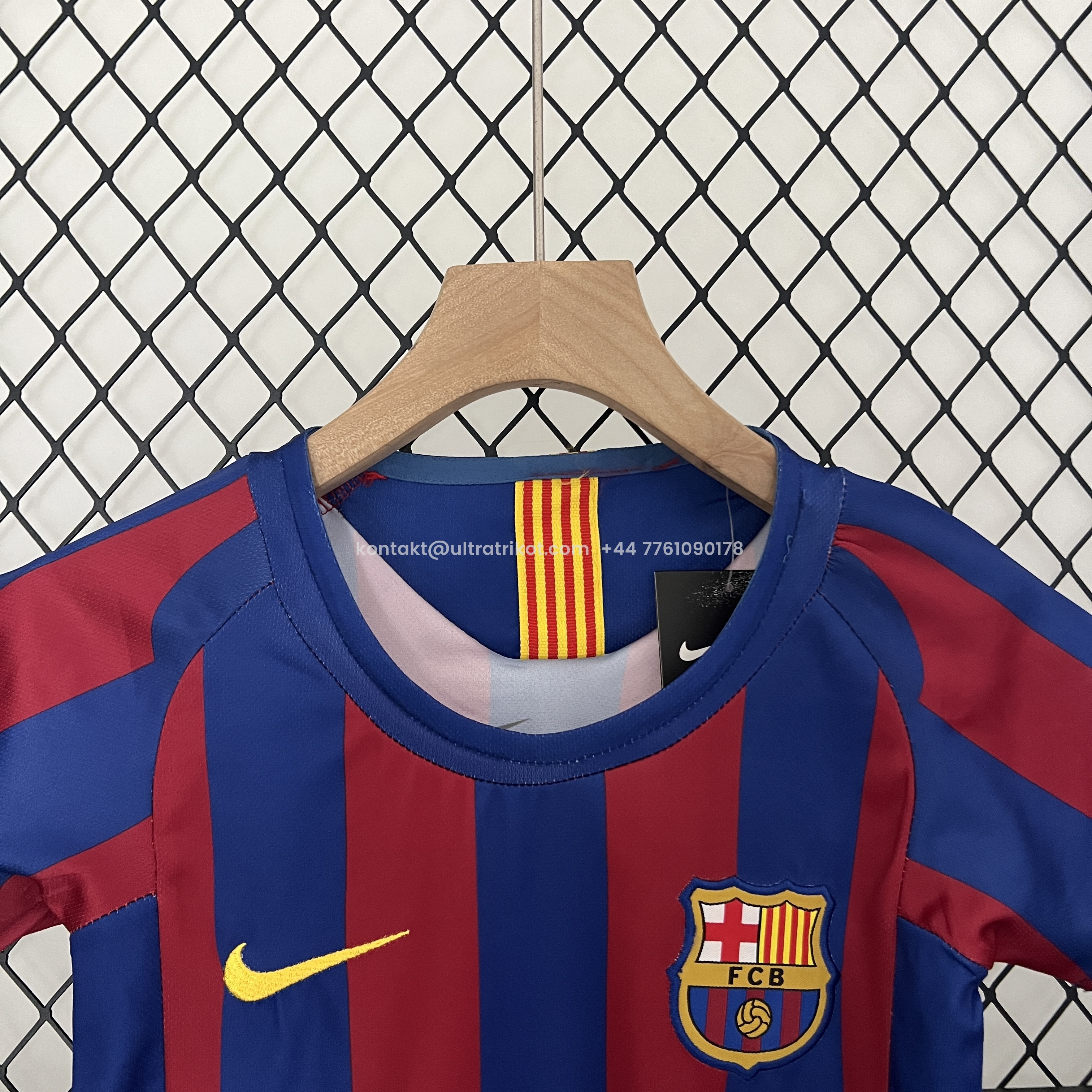 UltraTrikot-Retro Barcelona 2005-06 Home Stadium Kids Kit