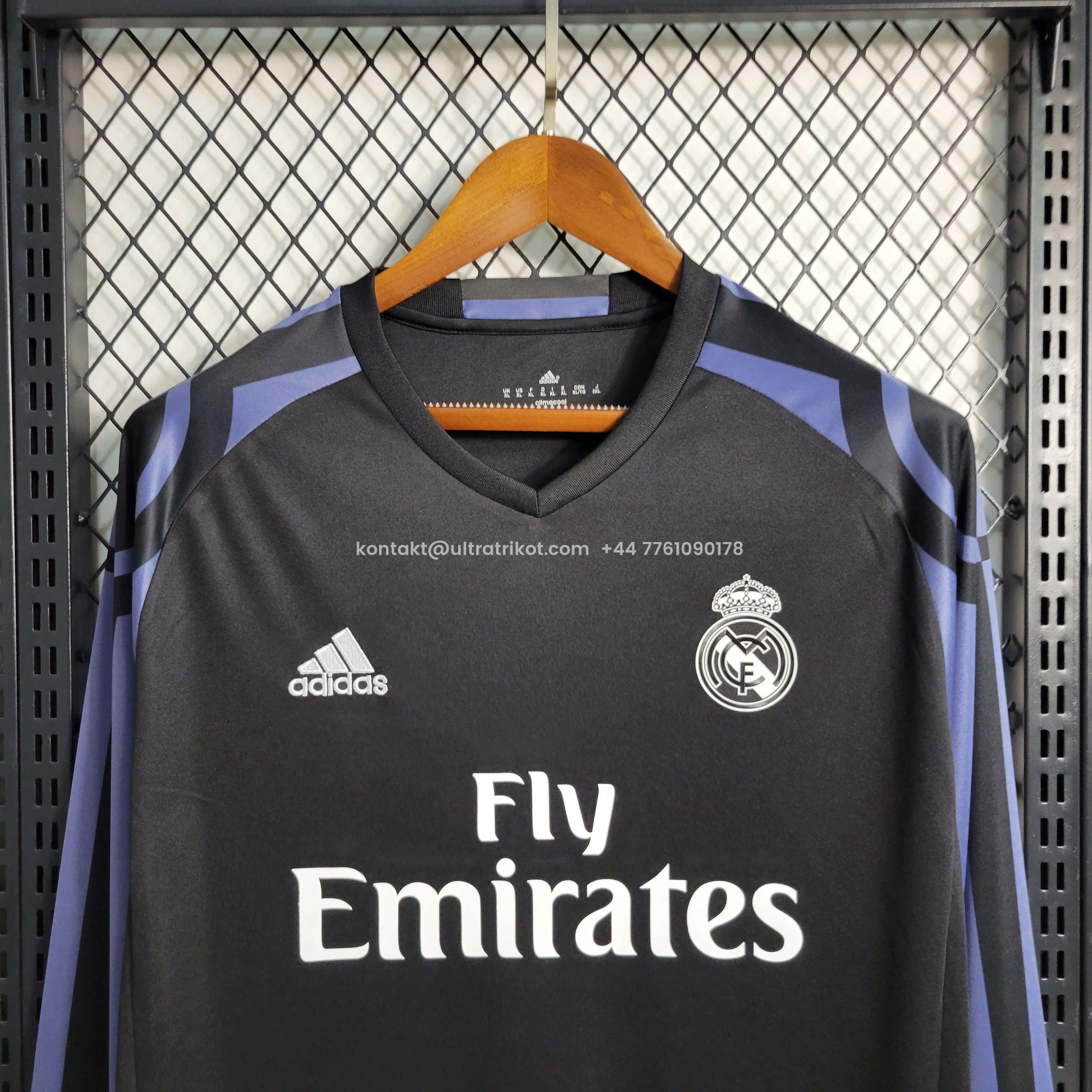 UltraTrikot-Retro Real Madrid 16-17 Third Long Sleeve Jersey