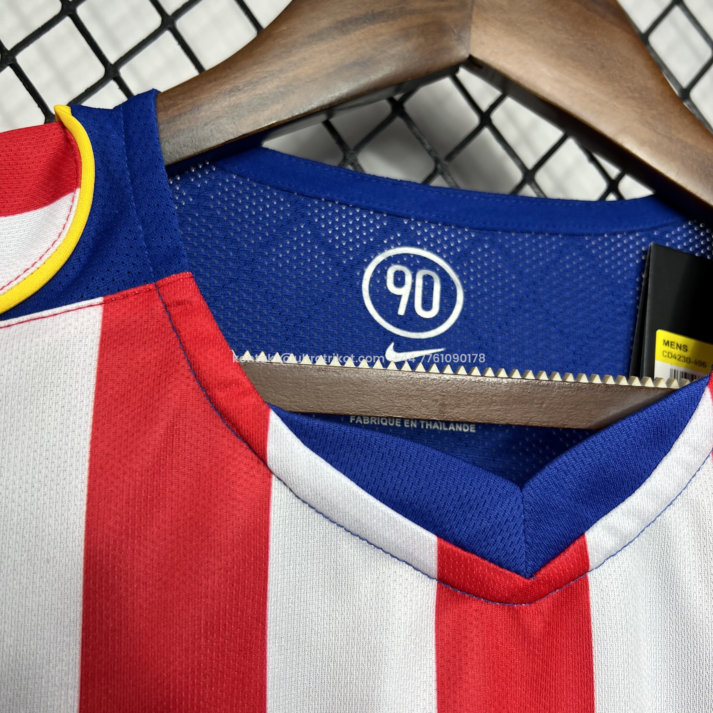 UltraTrikot-Retro Atletico Madrid 2004-05 Home Stadium Jersey - S.p.i.d.e.r M.a.n