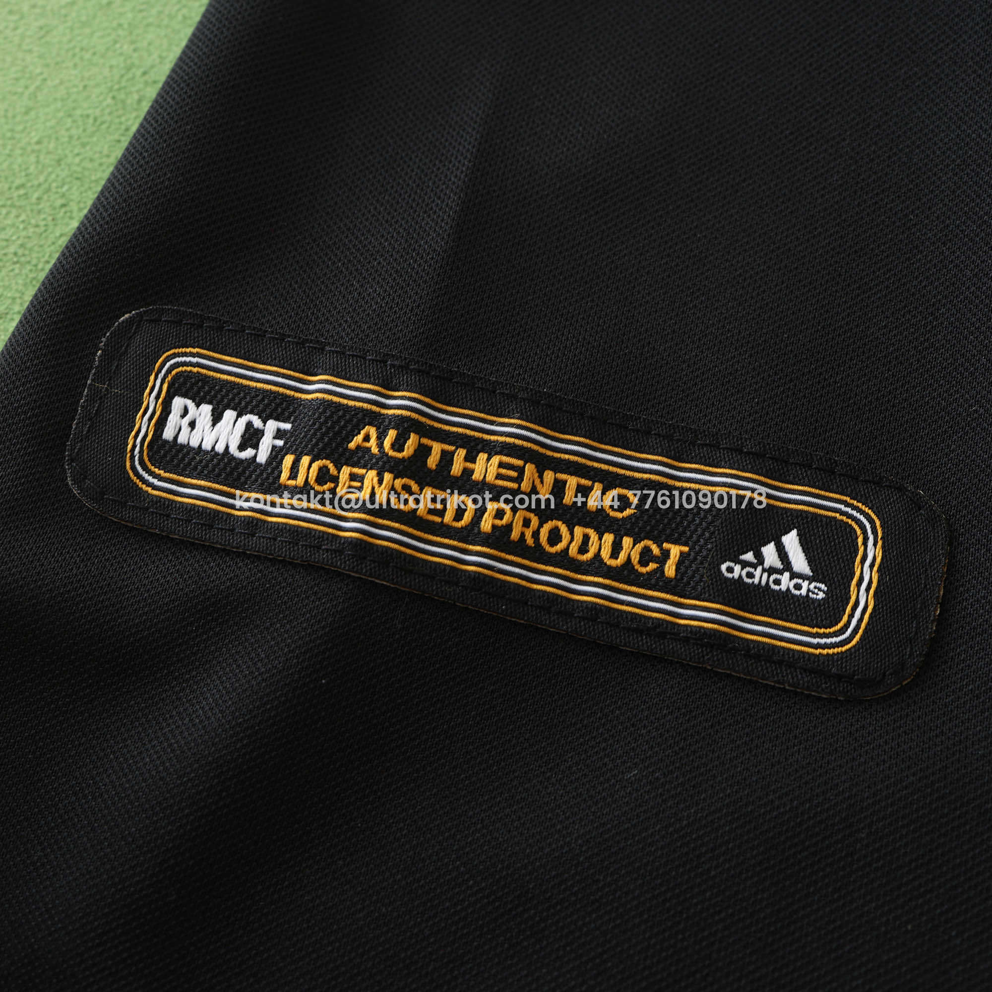 UltraTrikot-Retro Real Madrid 2001-02 Away Jersey