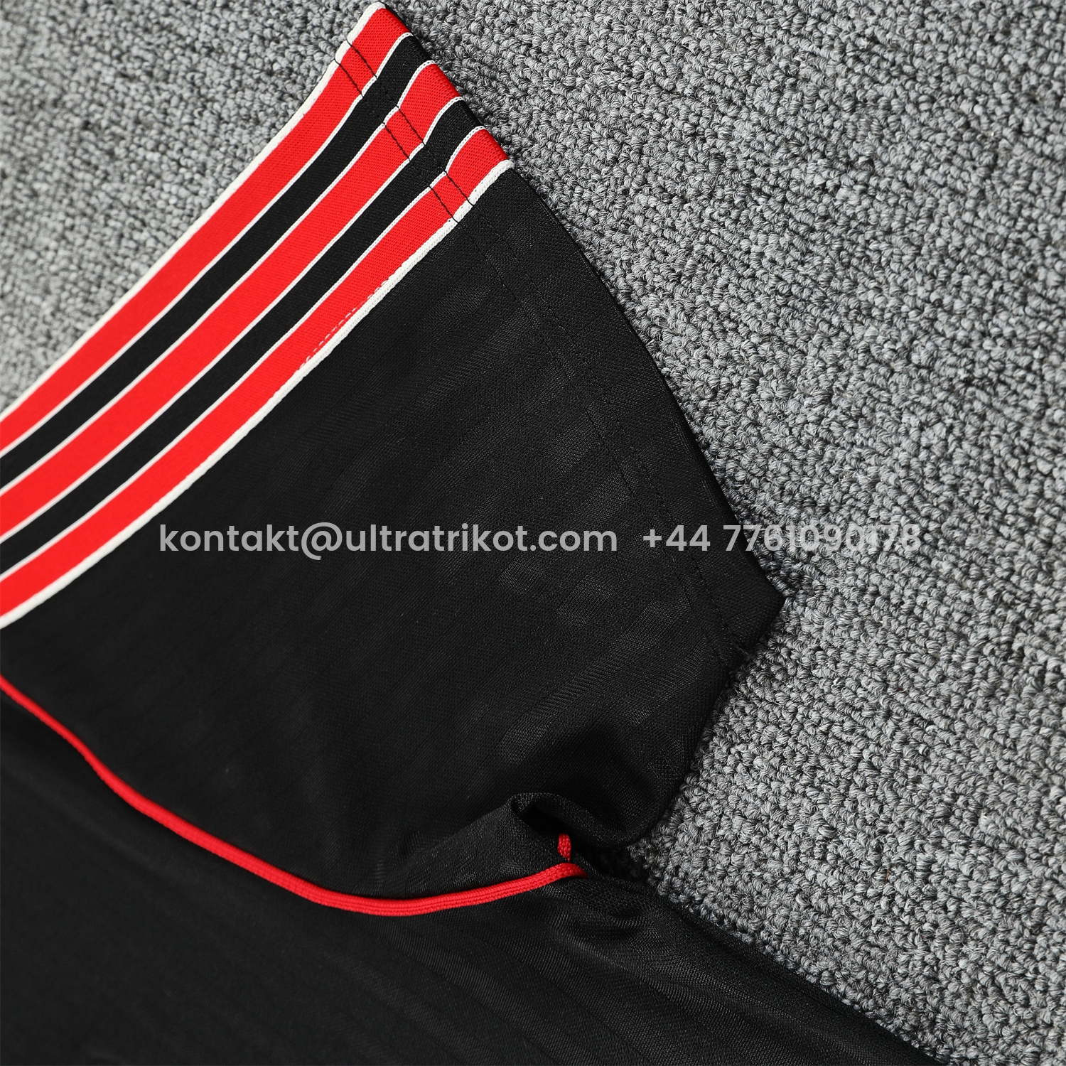 UltraTrikot-Manchester United 25-26 Short-Sleeve Training Set - Red Lines Black Top & Black Shorts