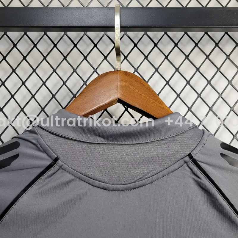 UltraTrikot-Retro Real Madrid 05-06 Third Jersey