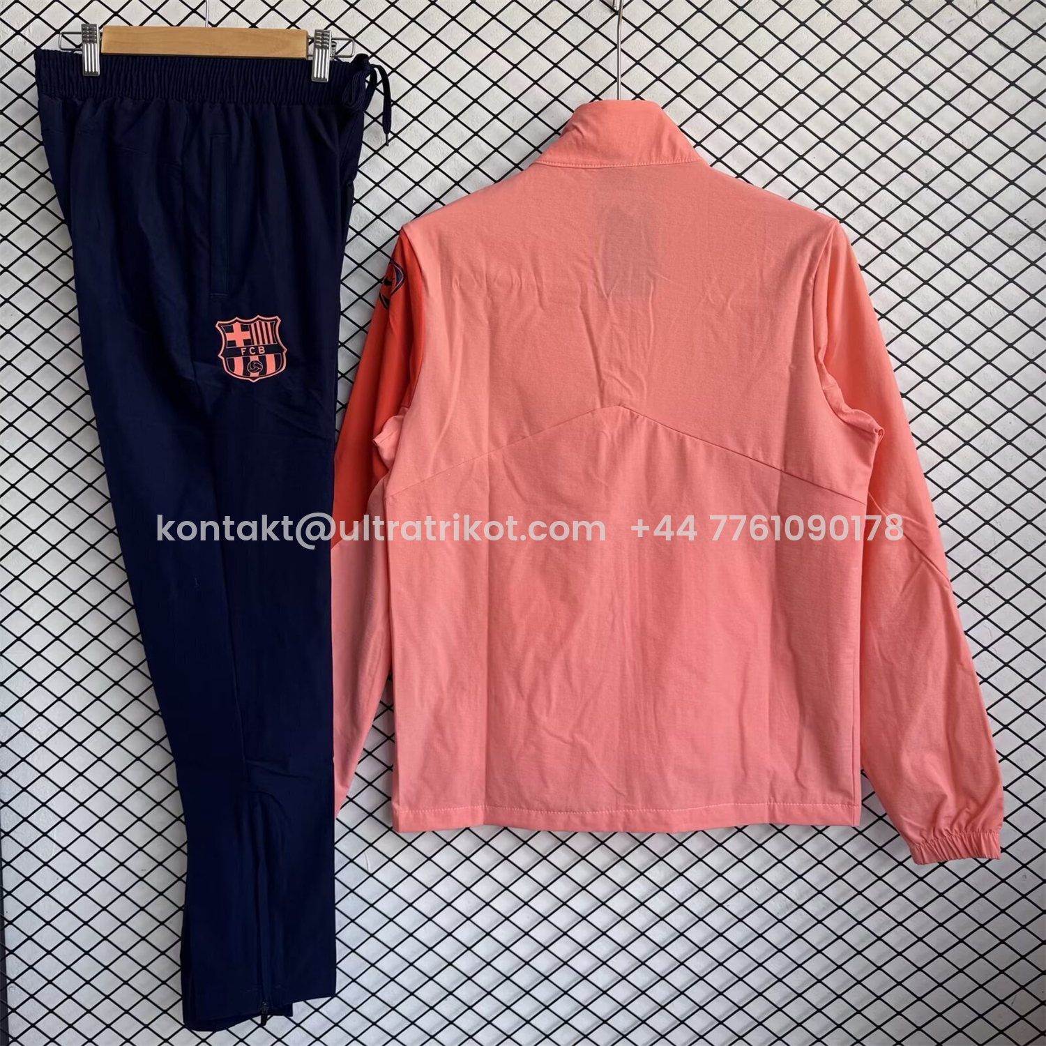 UltraTrikot-Barcelona 25-26 Windbreaker Training Set - Pink Top and Black Pants