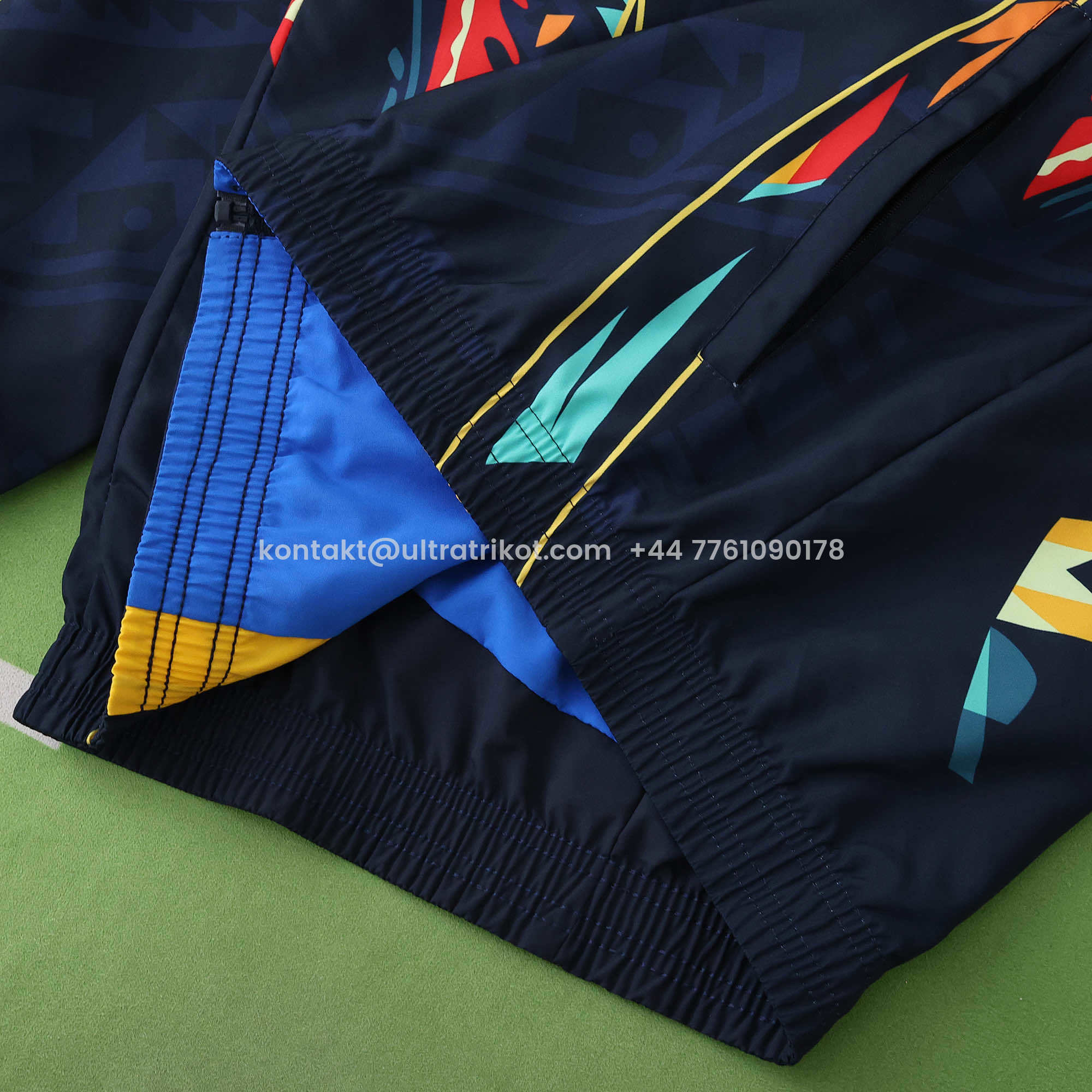 UltraTrikot-Club América 25-26 Throwback Double Sided Reversible Windbreaker - Blue & Black