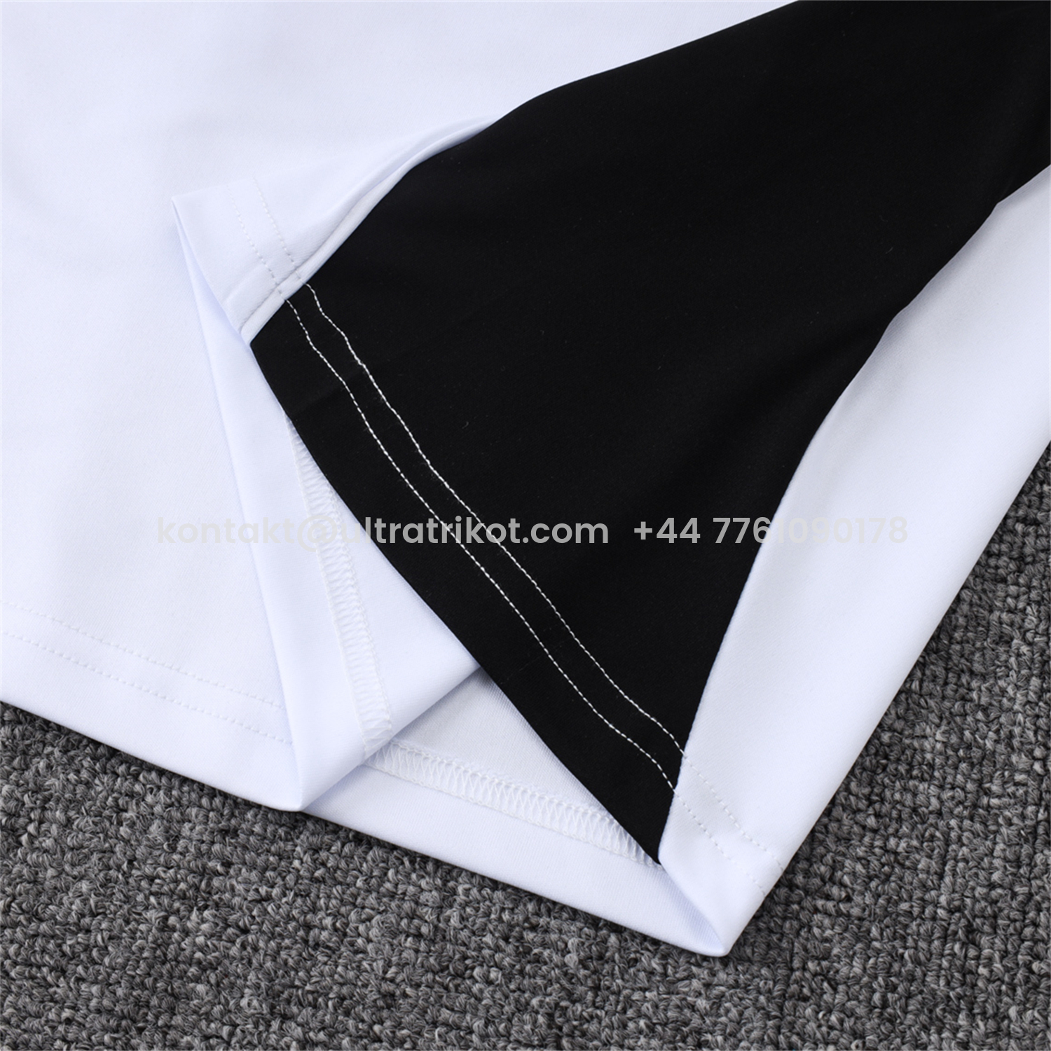 UltraTrikot-Liver.pool 25-26 Vest Training Set - White Vest & Black Shorts