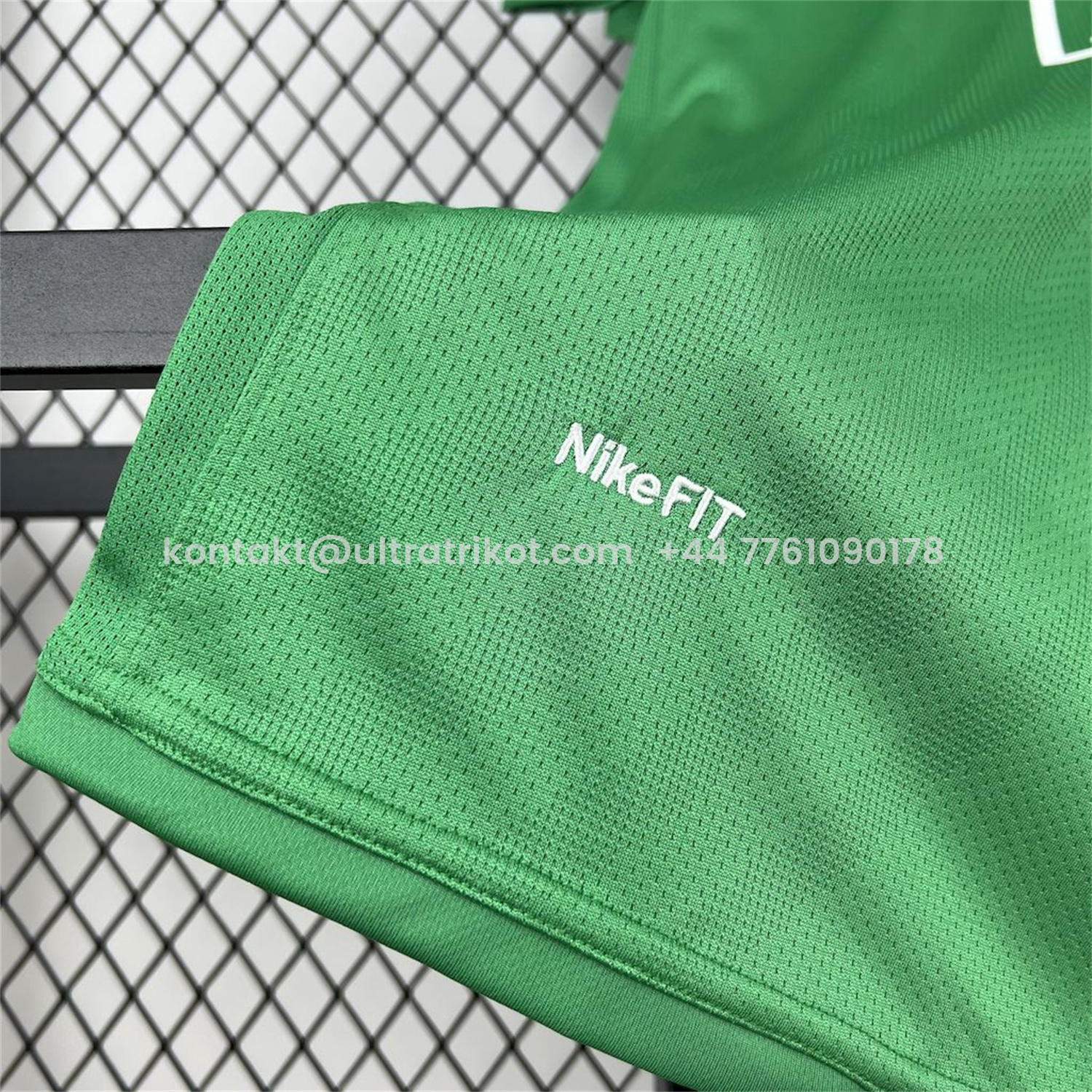 UltraTrikot-Retro Manchester United 2007-08 Green Goalkeeper Jersey