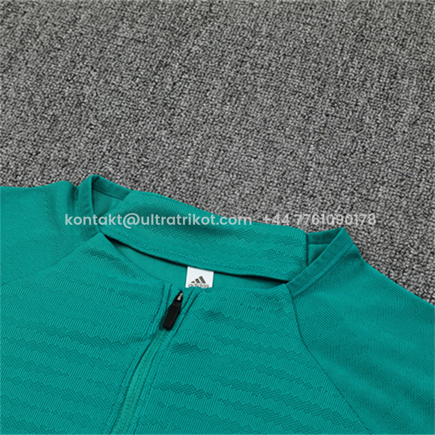 UltraTrikot-Liver.pool 25-26 Long Sleeve Training Set - Player Version - Green Top and Black Pants