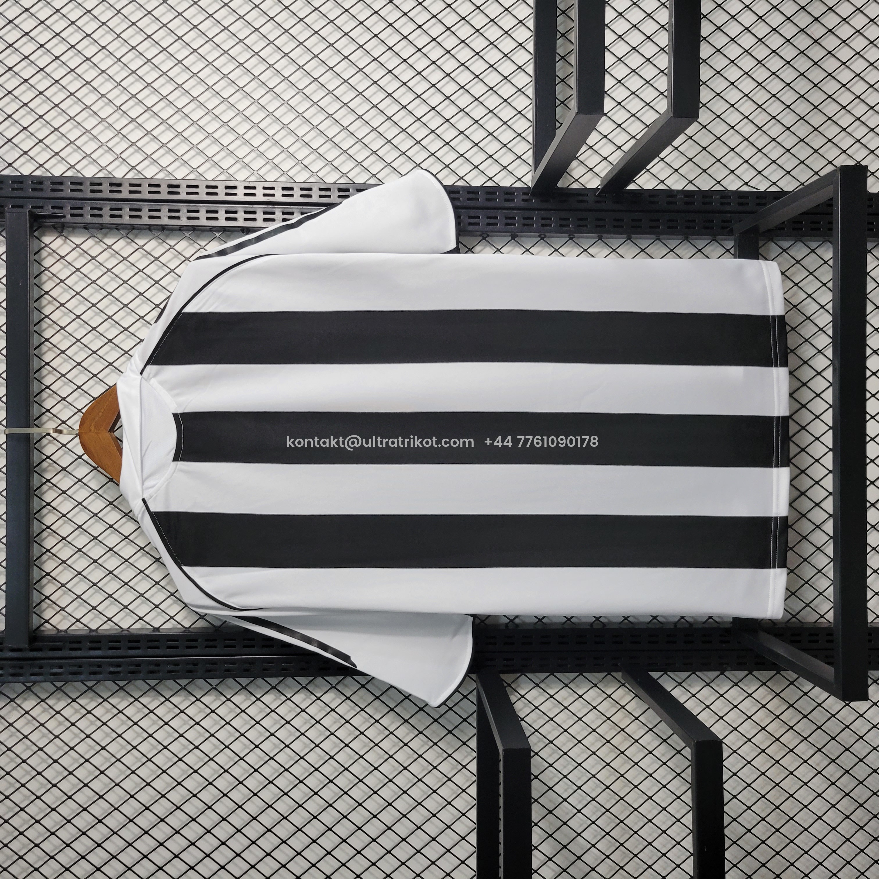 UltraTrikot-Retro Newcastle United 04-06 Home Stadium Jersey