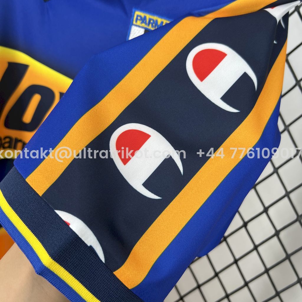 UltraTrikot-Retro Parma 2001-02 Home Jersey - Fans Version