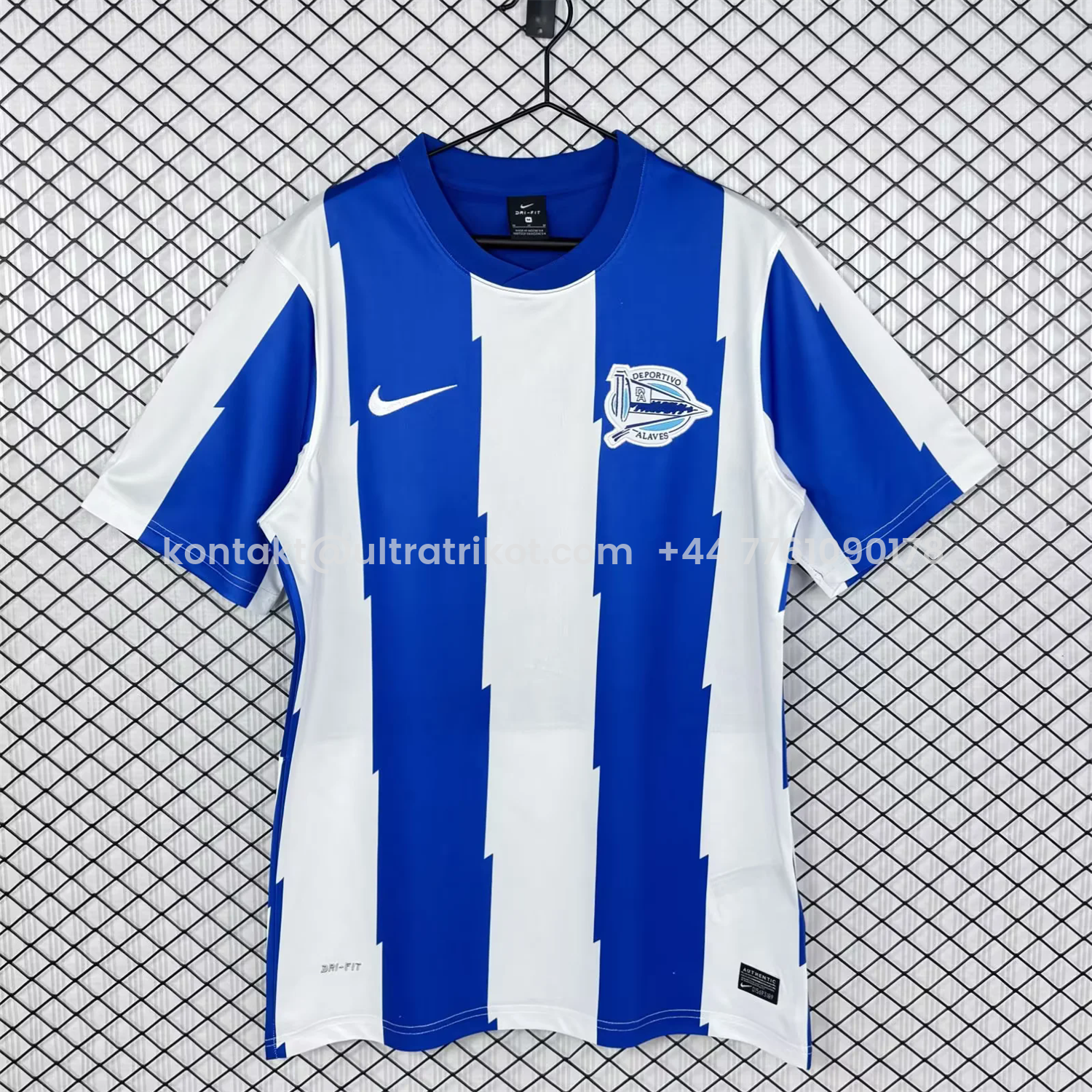 UltraTrikot-Retro Deportivo Alavés 2011-12 Home Jersey