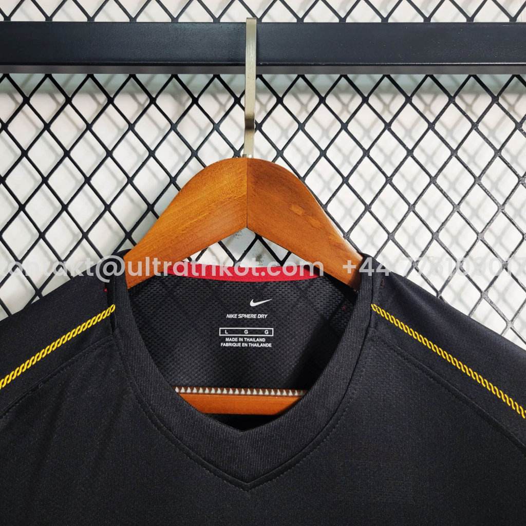 UltraTrikot-Retro Portugal 2006 Away Stadium Jersey