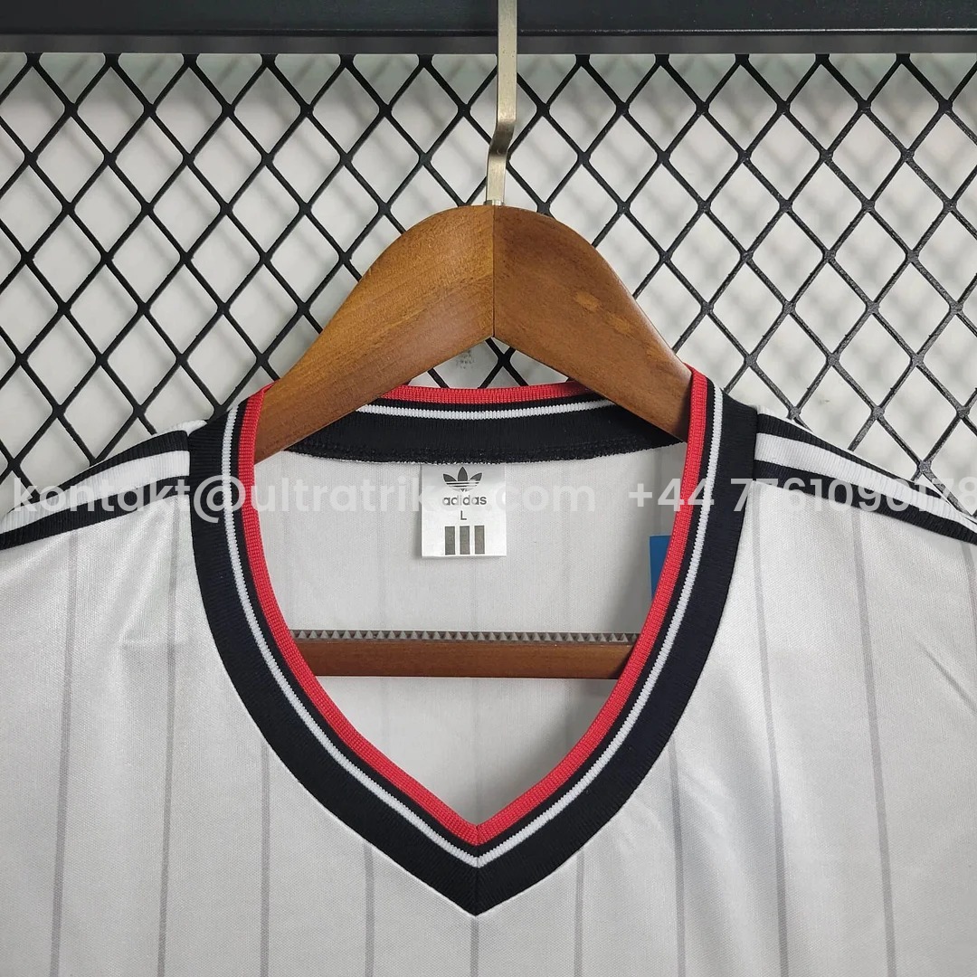 UltraTrikot-Retro Manchester United 82-83 Away Jersey